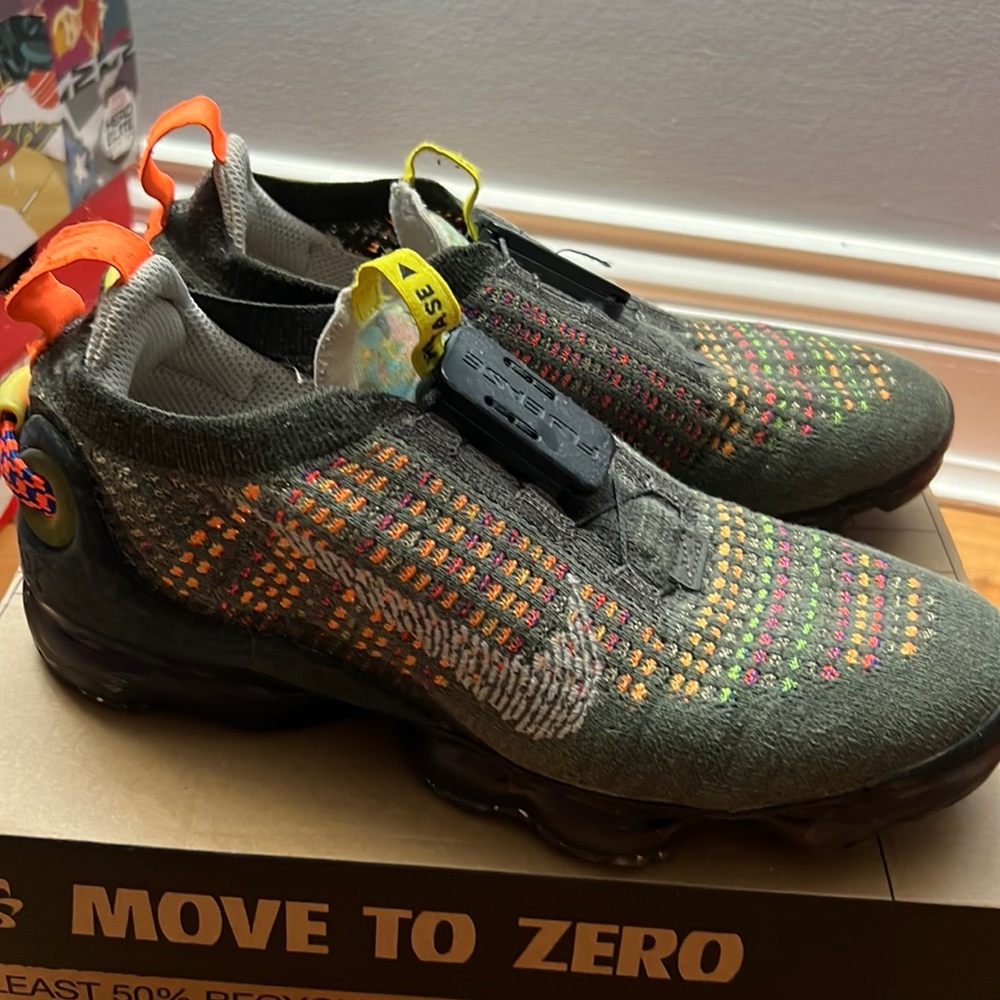 Size 4 1/2 Used with box